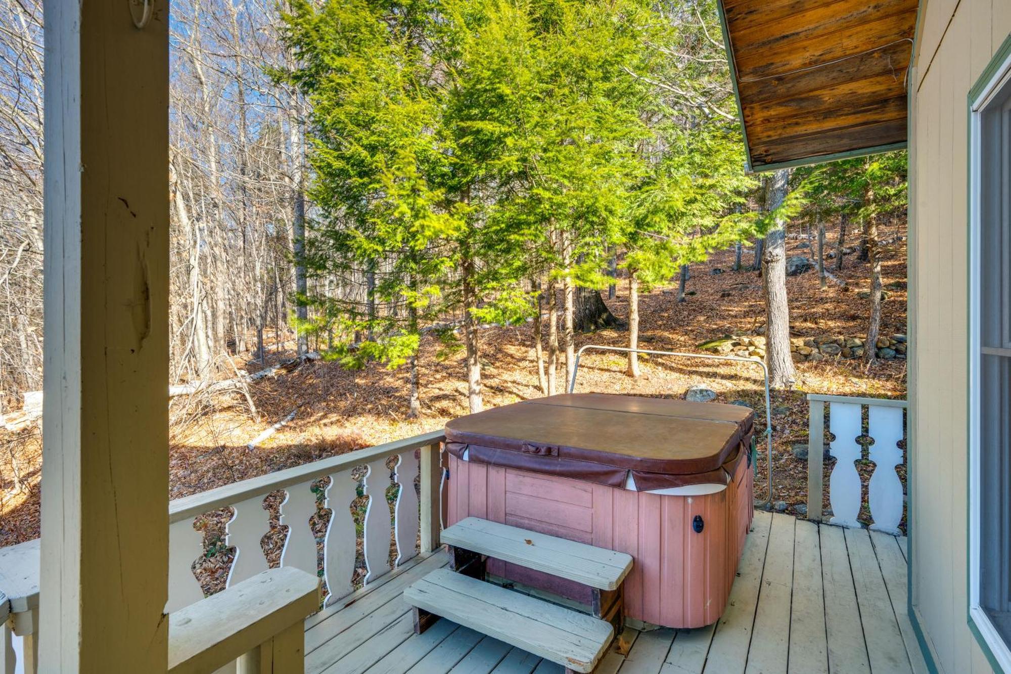 1 Mi To Story Land Mtn-View Home With Hot Tub! Бартлетт Экстерьер фото